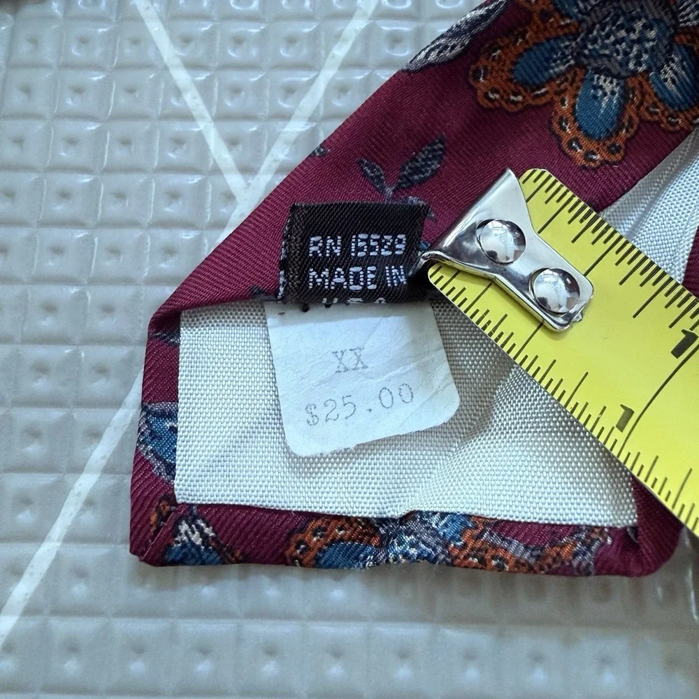 Givenchy Monsieur Vintage Neck Tie 100%‎ Silk Geometric Print